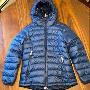 Patagonia Kids Medium reversible coat. Barely worn and no stains.